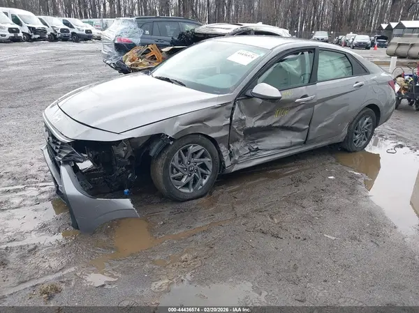 KMHLM4DGXRU711478 2024 HYUNDAI ELANTRA - Image 2
