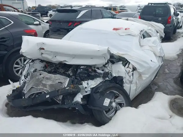 KMHLM4DGXRU713215 2024 HYUNDAI ELANTRA - Image 2