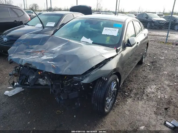 KMHLM4DGXRU713859 2024 HYUNDAI ELANTRA - Image 2