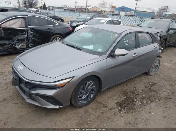 KMHLM4DGXRU714011 2024 HYUNDAI ELANTRA - Image 2