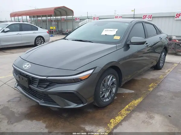 KMHLM4DGXRU717152 2024 HYUNDAI ELANTRA - Image 2