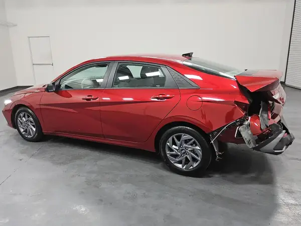 KMHLM4DGXRU719063 2024 HYUNDAI ELANTRA - Image 2