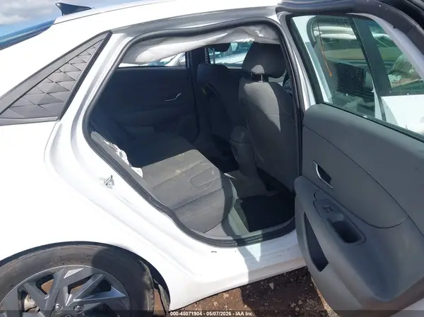 KMHLM4DGXRU728202 2024 HYUNDAI ELANTRA - Image 8