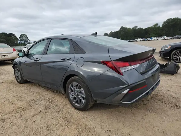 KMHLM4DGXRU738339 2024 HYUNDAI ELANTRA - Image 2