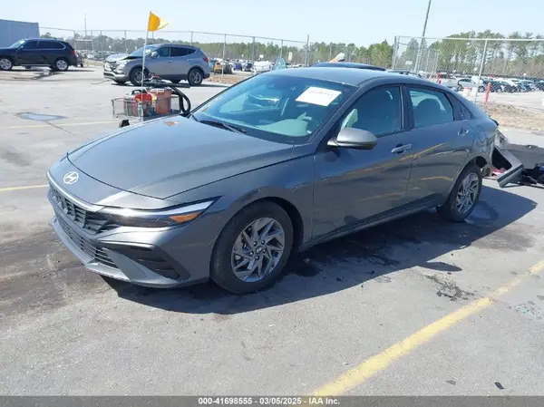 KMHLM4DGXRU740964 2024 HYUNDAI ELANTRA - Image 2