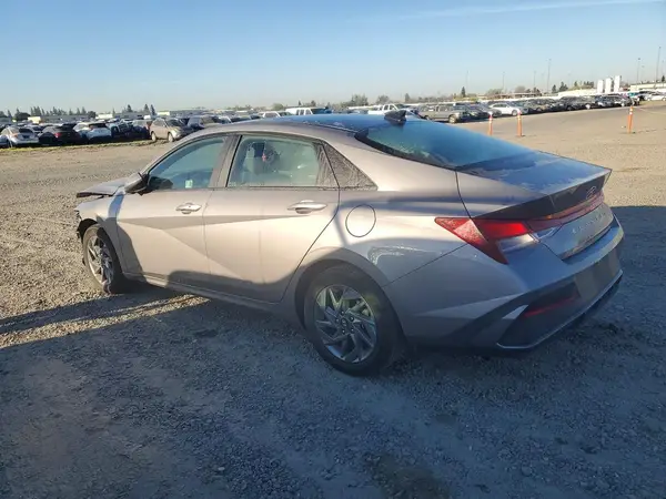 KMHLM4DGXRU744058 2024 HYUNDAI ELANTRA - Image 2