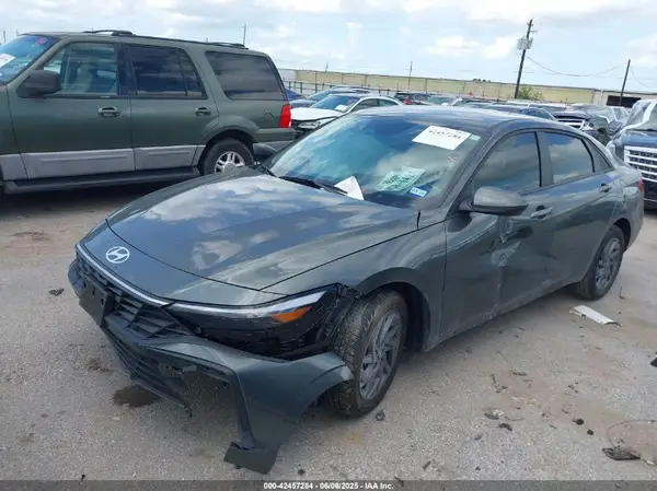 KMHLM4DGXRU748689 2024 HYUNDAI ELANTRA - Image 2