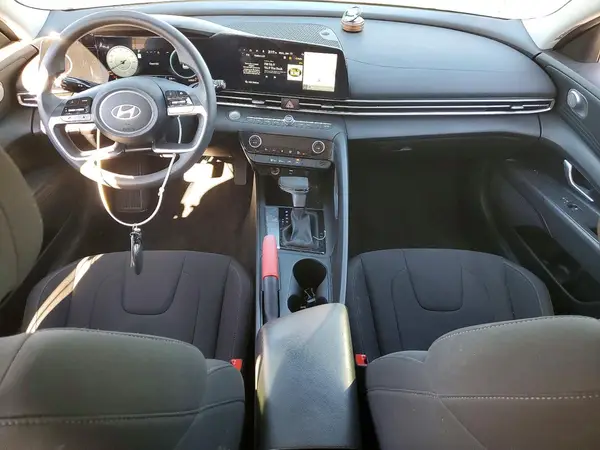 KMHLM4DGXRU750359 2024 HYUNDAI ELANTRA - Image 8