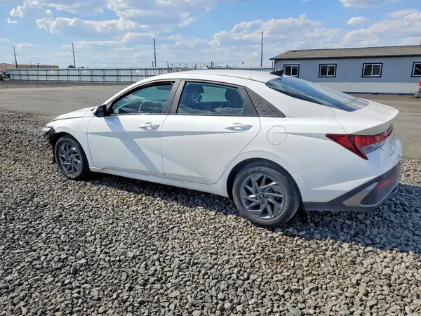 KMHLM4DGXRU752161 2024 HYUNDAI ELANTRA - Image 2