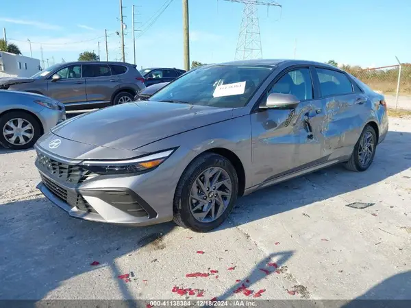 KMHLM4DGXRU753682 2024 HYUNDAI ELANTRA - Image 2