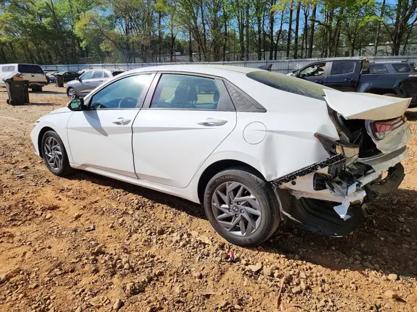 KMHLM4DGXRU754184 2024 HYUNDAI ELANTRA - Image 2