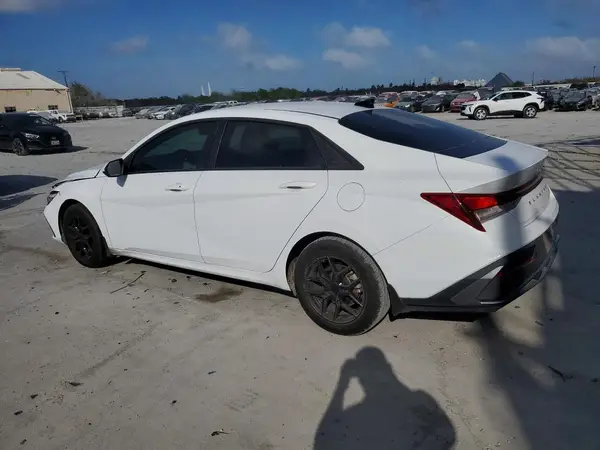 KMHLM4DGXRU756761 2024 HYUNDAI ELANTRA - Image 2