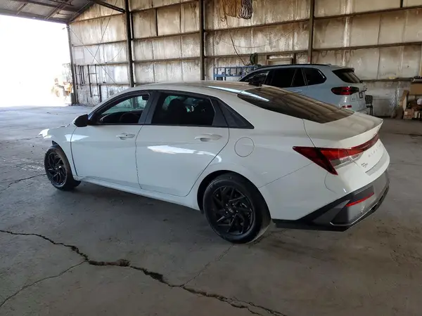 KMHLM4DGXRU759482 2024 HYUNDAI ELANTRA - Image 2