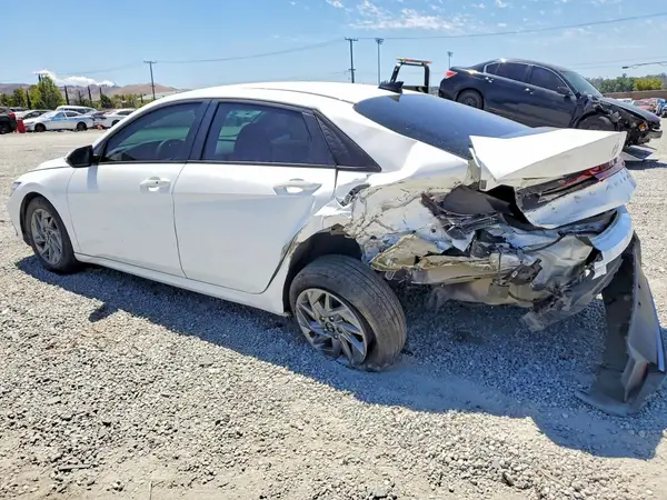 KMHLM4DGXRU762690 2024 HYUNDAI ELANTRA - Image 2