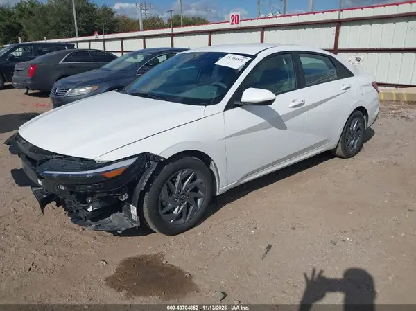 KMHLM4DGXRU769526 2024 HYUNDAI ELANTRA - Image 2