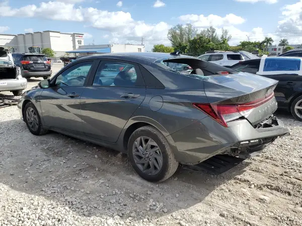 KMHLM4DGXRU773091 2024 HYUNDAI ELANTRA - Image 2