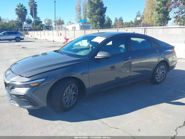 KMHLM4DGXRU776492 2024 HYUNDAI ELANTRA - Image 2