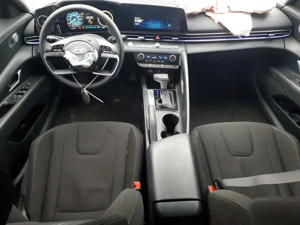 KMHLM4DGXRU777643 2024 HYUNDAI ELANTRA - Image 8