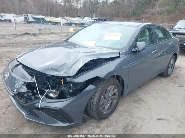 KMHLM4DGXRU783877 2024 HYUNDAI ELANTRA - Image 2