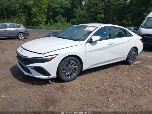 KMHLM4DGXRU785841 2024 HYUNDAI ELANTRA - Image 2