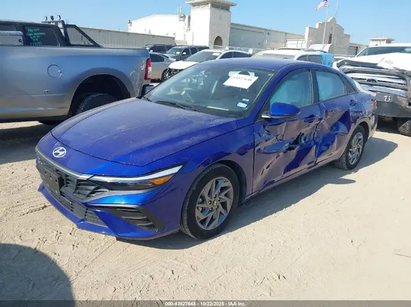 KMHLM4DGXRU786777 2024 HYUNDAI ELANTRA - Image 2