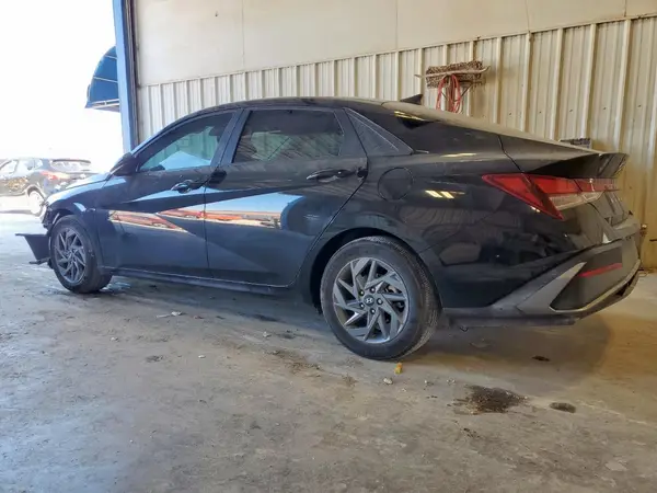KMHLM4DGXRU786908 2024 HYUNDAI ELANTRA - Image 2