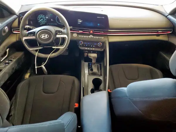 KMHLM4DGXRU786908 2024 HYUNDAI ELANTRA - Image 8