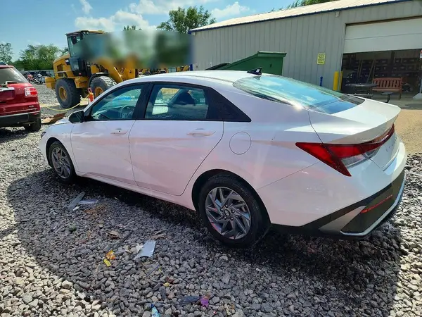 KMHLM4DGXRU787105 2024 HYUNDAI ELANTRA - Image 2