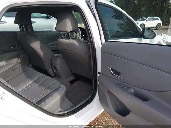 KMHLM4DGXRU787637 2024 HYUNDAI ELANTRA - Image 8