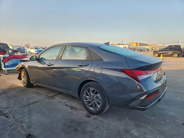 KMHLM4DGXRU794328 2024 HYUNDAI ELANTRA - Image 2