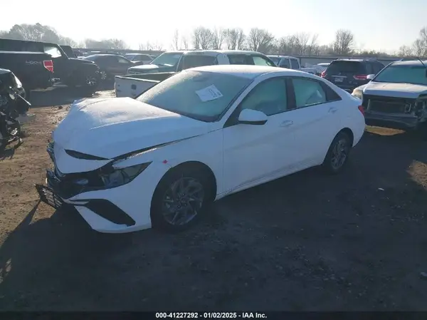KMHLM4DGXRU799951 2024 HYUNDAI ELANTRA - Image 2