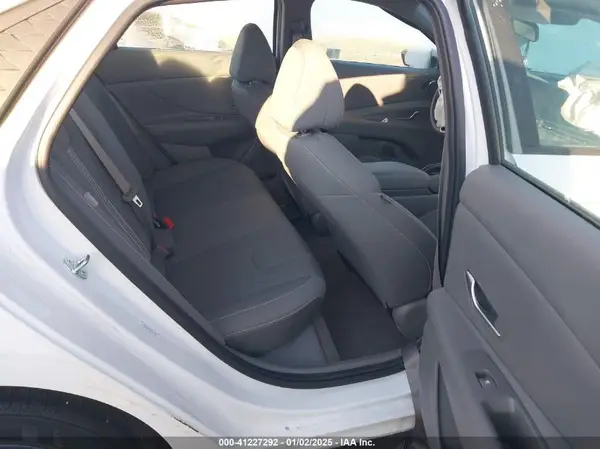 KMHLM4DGXRU799951 2024 HYUNDAI ELANTRA - Image 8