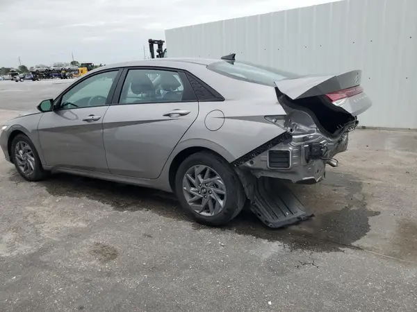 KMHLM4DGXRU802279 2024 HYUNDAI ELANTRA - Image 2