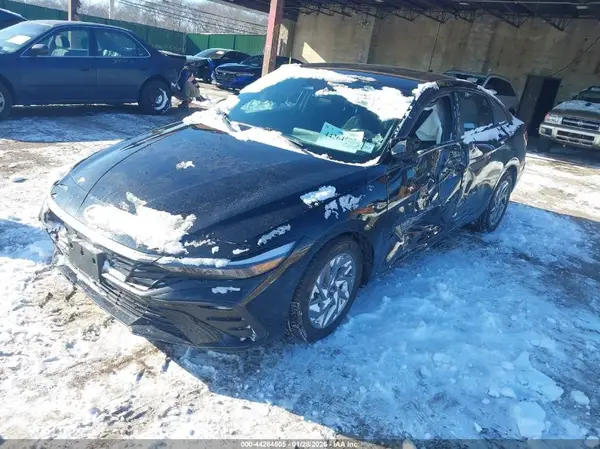 KMHLM4DGXRU804419 2024 HYUNDAI ELANTRA - Image 2