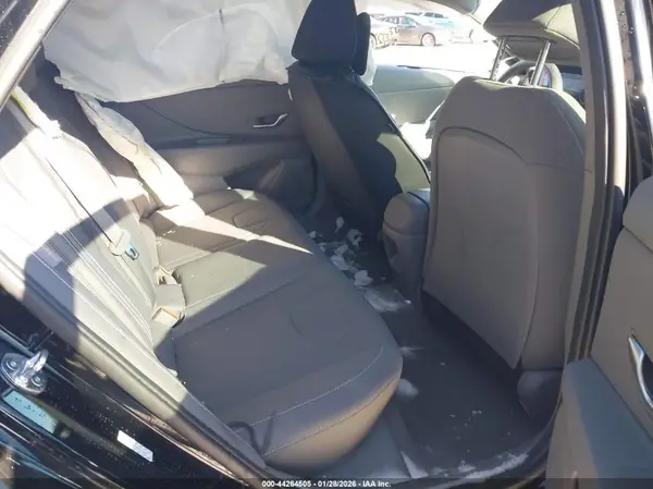 KMHLM4DGXRU804419 2024 HYUNDAI ELANTRA - Image 8