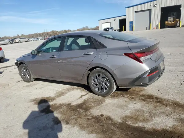 KMHLM4DGXRU810432 2024 HYUNDAI ELANTRA - Image 2
