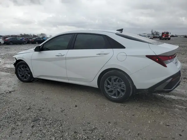 KMHLM4DGXRU812214 2024 HYUNDAI ELANTRA - Image 2