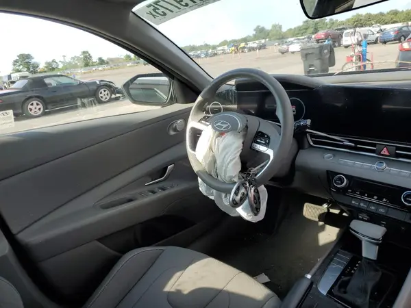 KMHLM4DGXRU813735 2024 HYUNDAI ELANTRA - Image 8