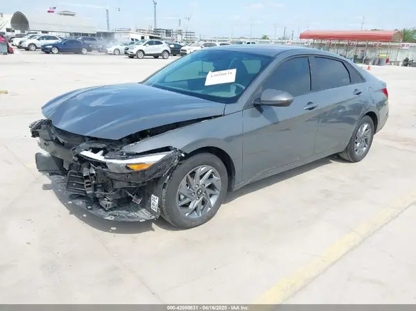 KMHLM4DGXRU815310 2024 HYUNDAI ELANTRA - Image 2