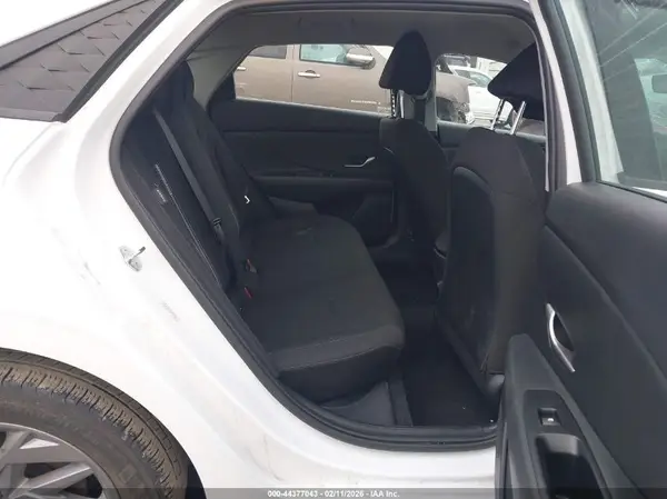 KMHLM4DGXRU816795 2024 HYUNDAI ELANTRA - Image 8