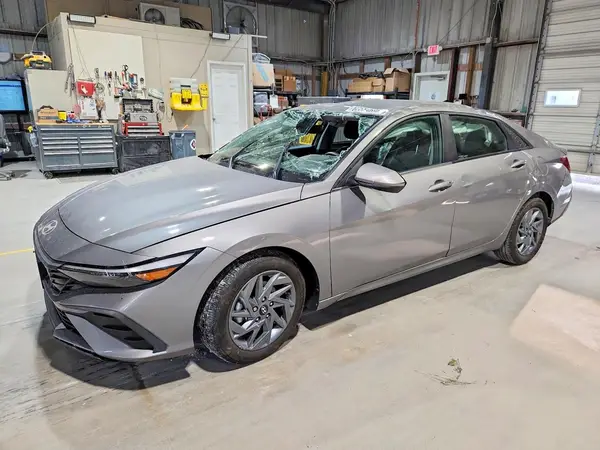 KMHLM4DGXRU834939 2024 HYUNDAI ELANTRA - Image 1