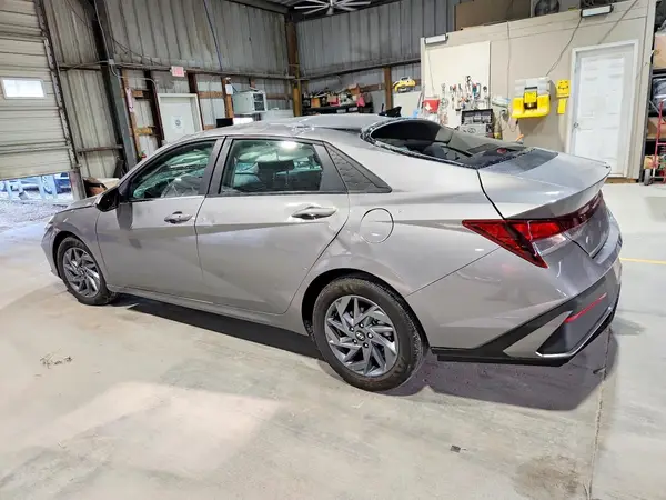 KMHLM4DGXRU834939 2024 HYUNDAI ELANTRA - Image 2