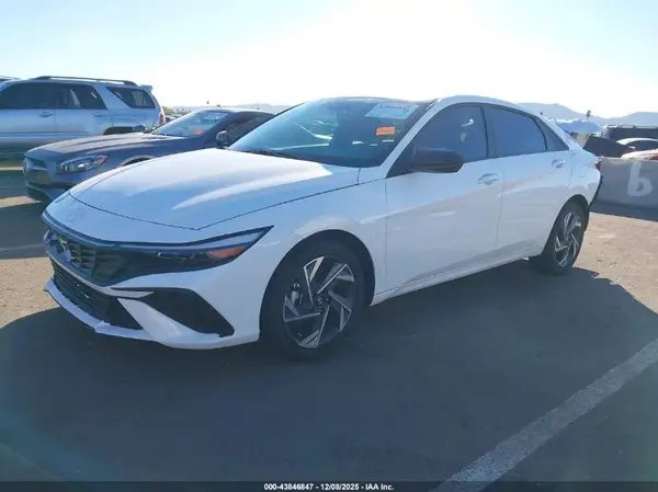 KMHLM4DGXSU018576 2025 HYUNDAI ELANTRA - Image 2