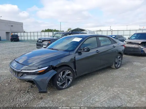 KMHLM4DGXSU067857 2025 HYUNDAI ELANTRA - Image 2