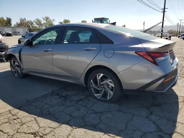 KMHLM4DGXSU908754 2025 HYUNDAI ELANTRA - Image 2