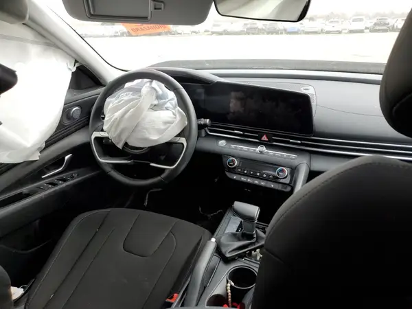 KMHLM4DGXSU917146 2025 HYUNDAI ELANTRA - Image 8