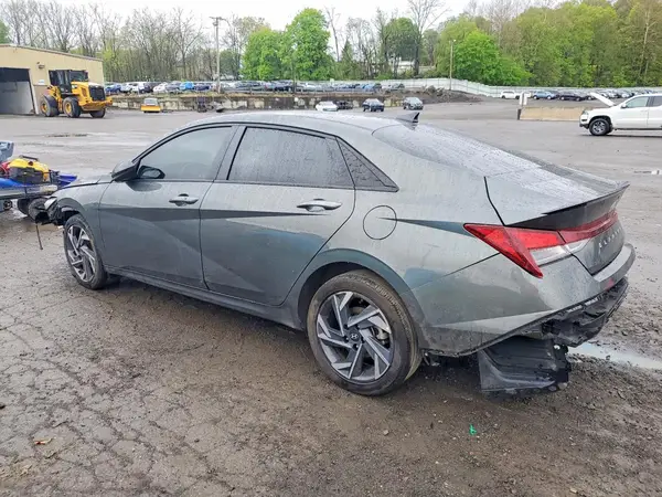 KMHLM4DGXSU925652 2025 HYUNDAI ELANTRA - Image 2