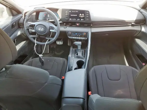 KMHLM4DGXSU938076 2025 HYUNDAI ELANTRA - Image 8