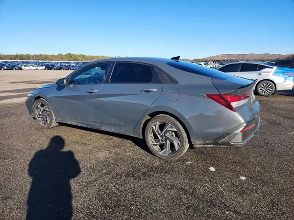 KMHLM4DGXSU959302 2025 HYUNDAI ELANTRA - Image 2