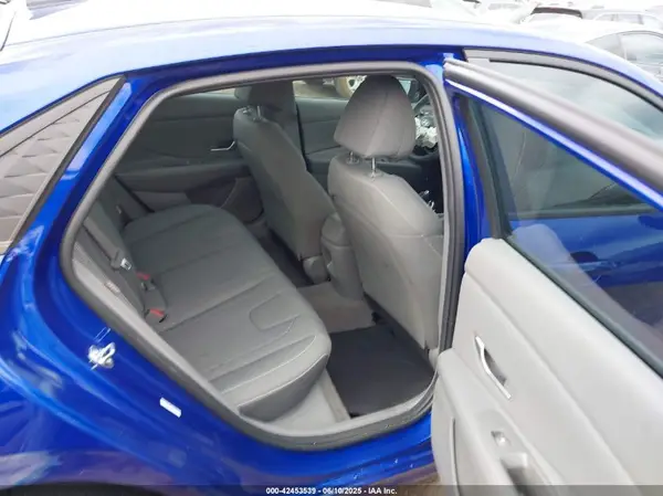 KMHLM4DGXSU974138 2025 HYUNDAI ELANTRA - Image 8